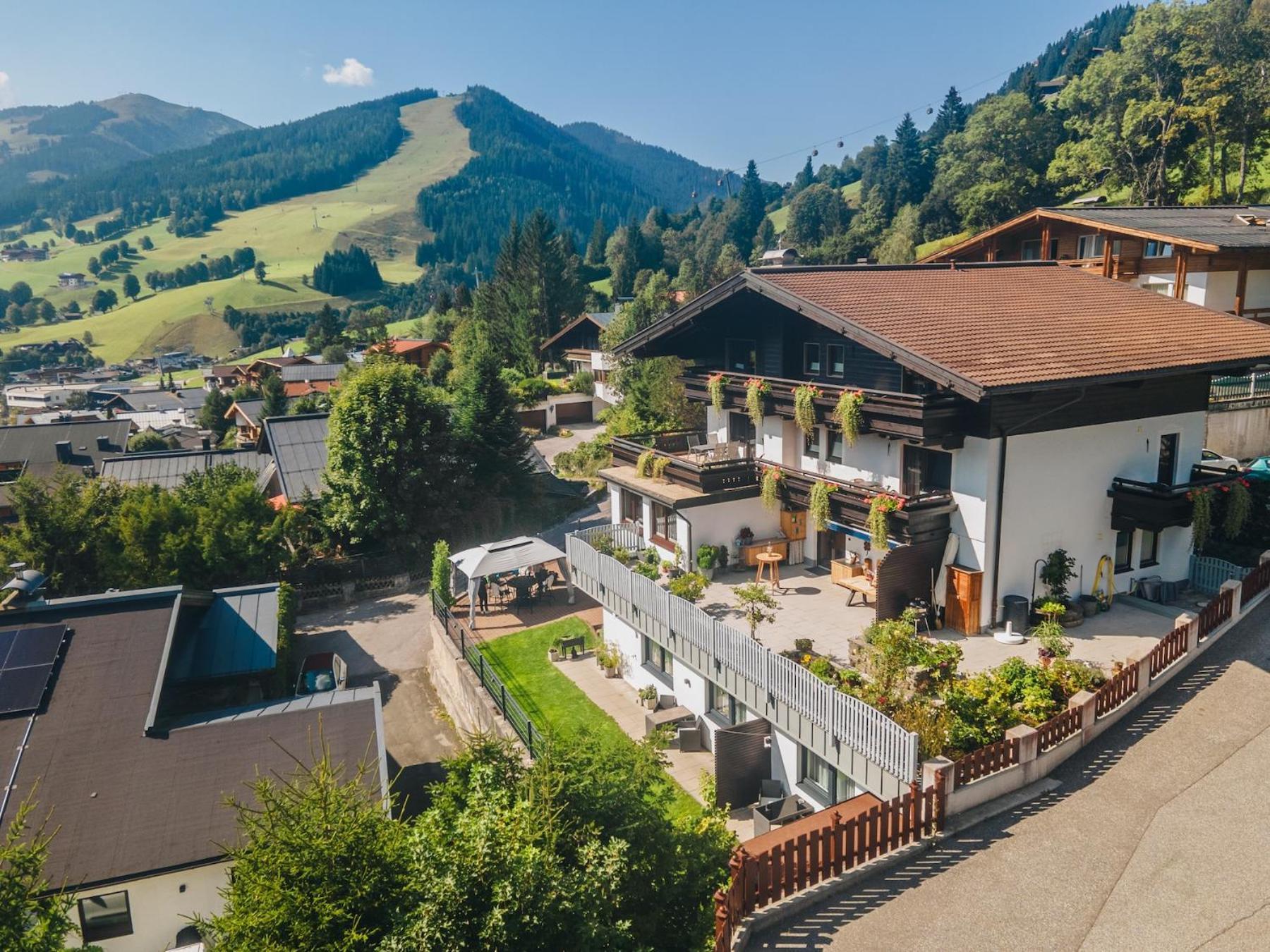 Pension Vier Jahreszeiten Saalbach-Hinterglemm Exteriér fotografie